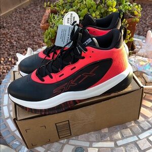 NIB Skechers Men's Basketball SKX League Sneaker, Black/Red, 11.5